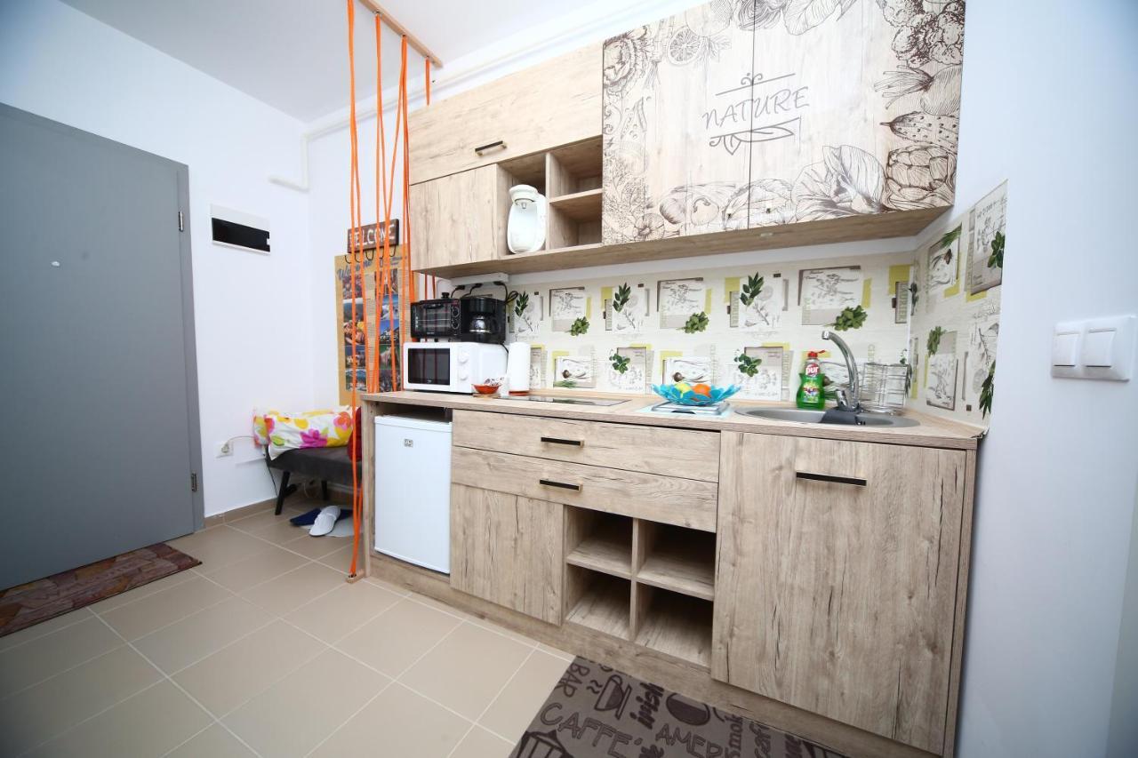 B&M Apartment Braşov Esterno foto