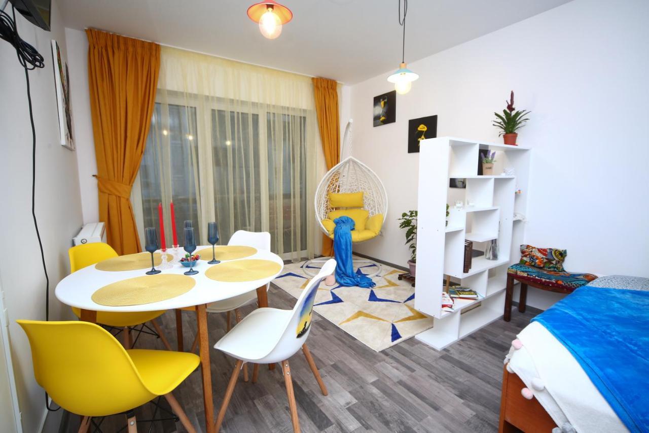 B&M Apartment Braşov Esterno foto