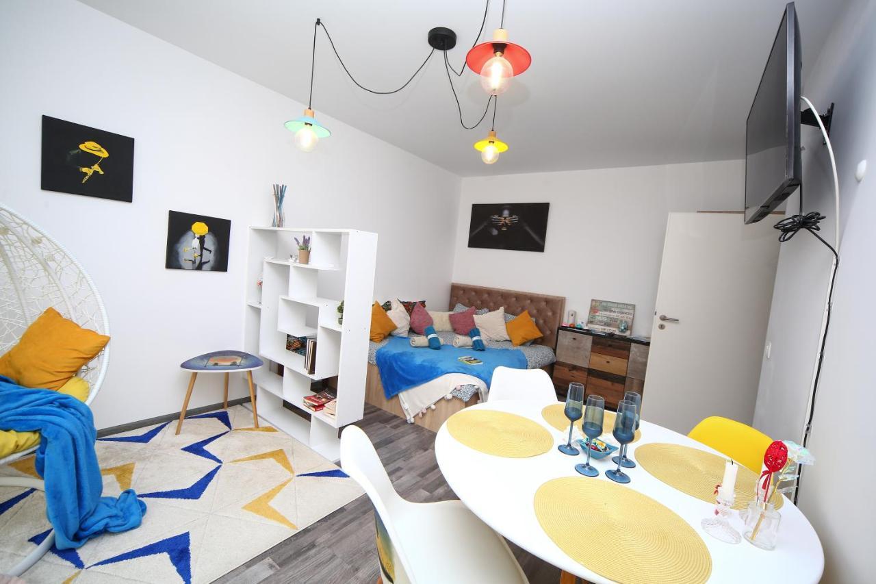 B&M Apartment Braşov Esterno foto