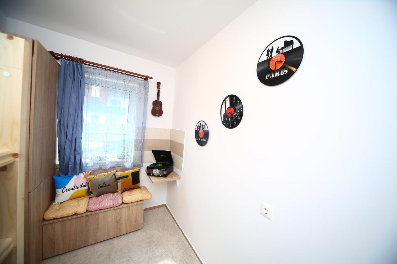 B&M Apartment Braşov Esterno foto