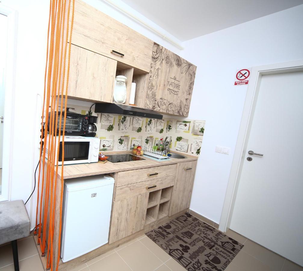 B&M Apartment Braşov Esterno foto