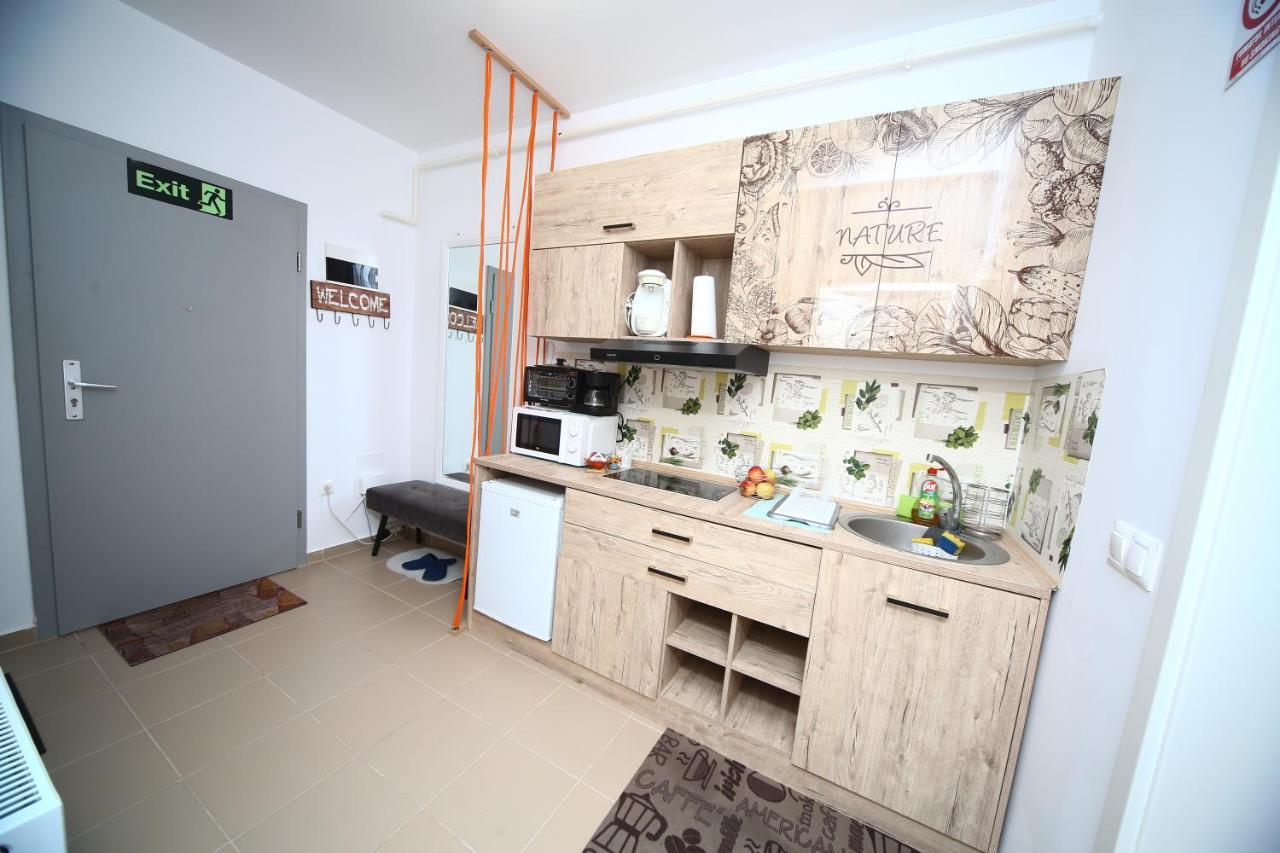 B&M Apartment Braşov Esterno foto
