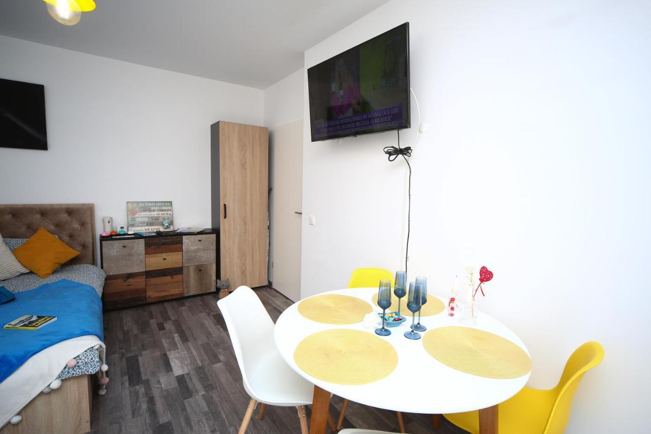 B&M Apartment Braşov Esterno foto