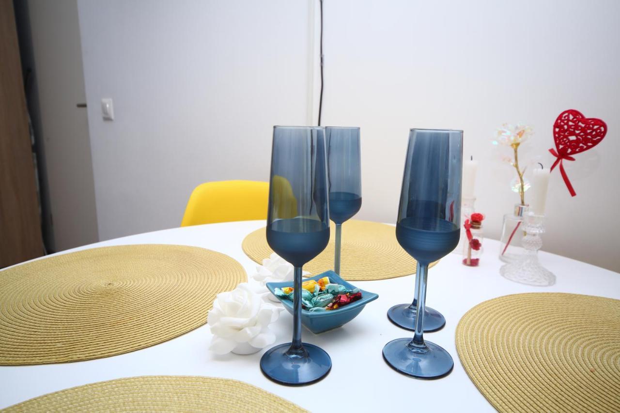 B&M Apartment Braşov Esterno foto