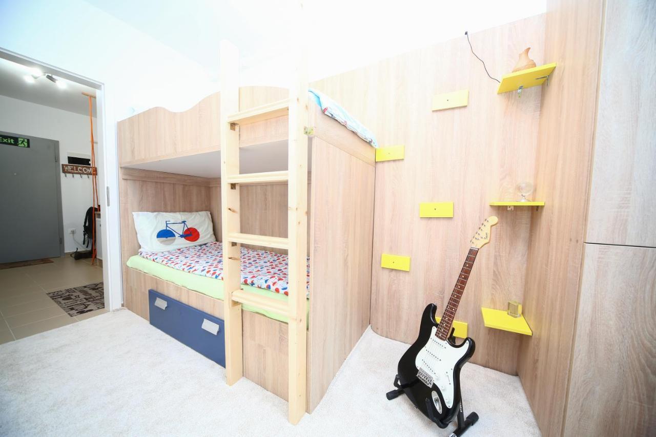 B&M Apartment Braşov Esterno foto