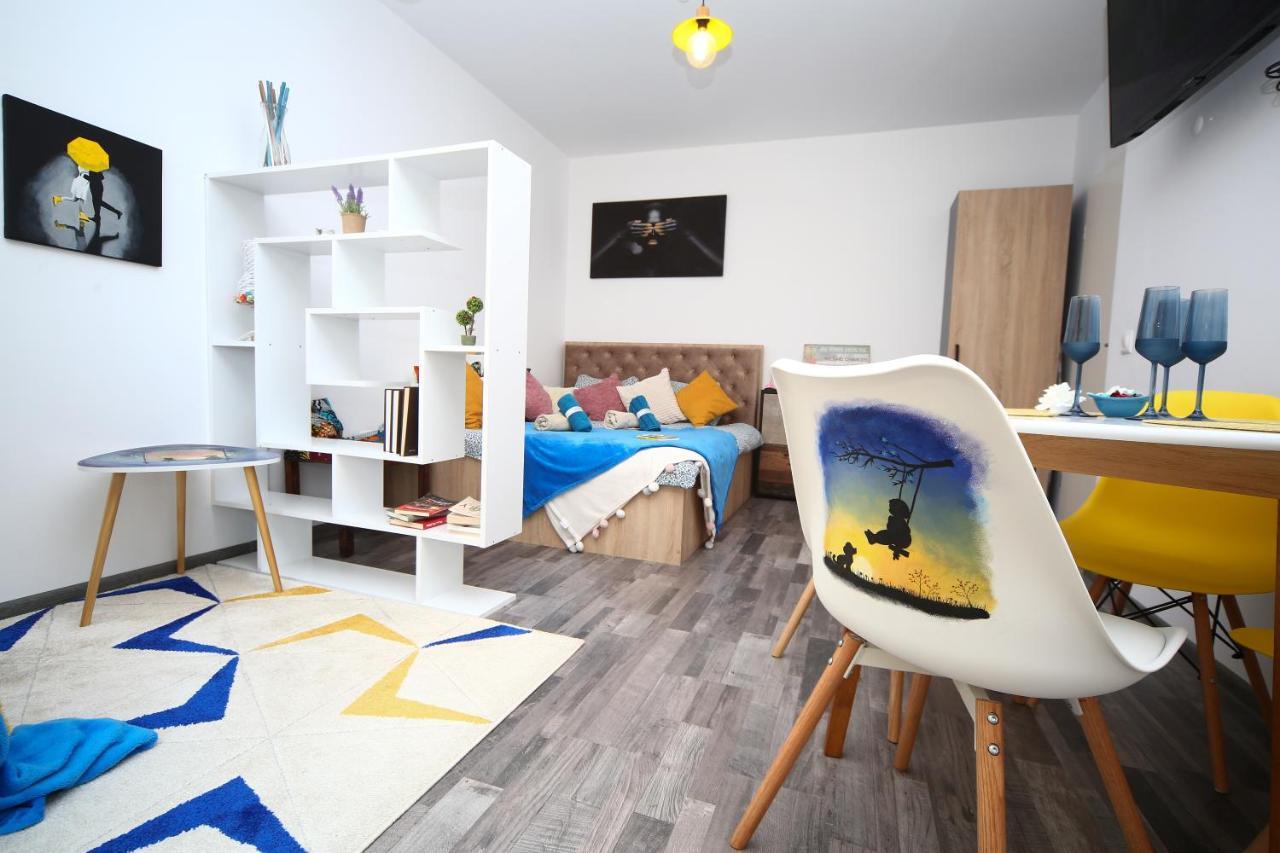 B&M Apartment Braşov Esterno foto