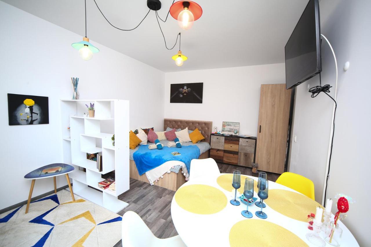 B&M Apartment Braşov Esterno foto