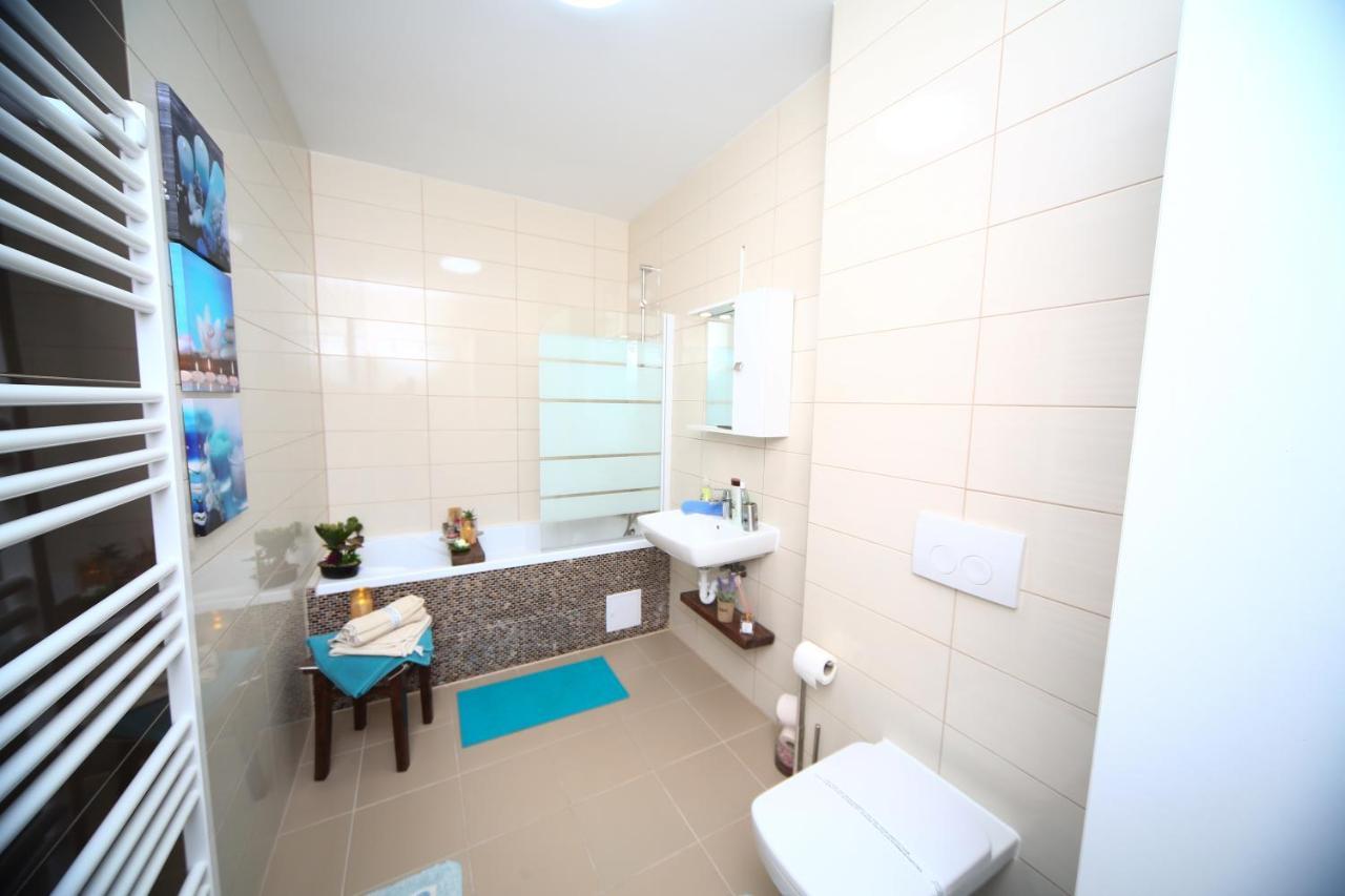 B&M Apartment Braşov Esterno foto