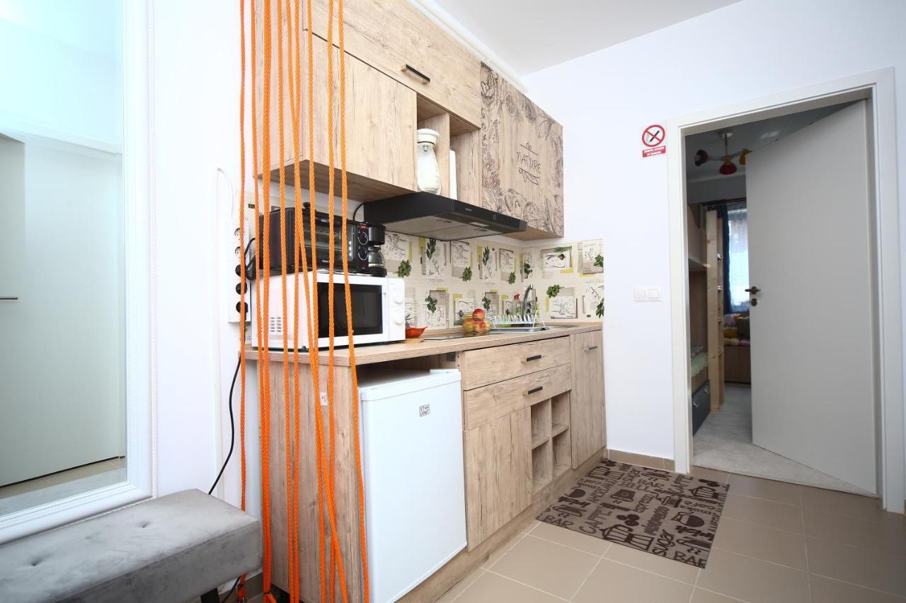 B&M Apartment Braşov Esterno foto