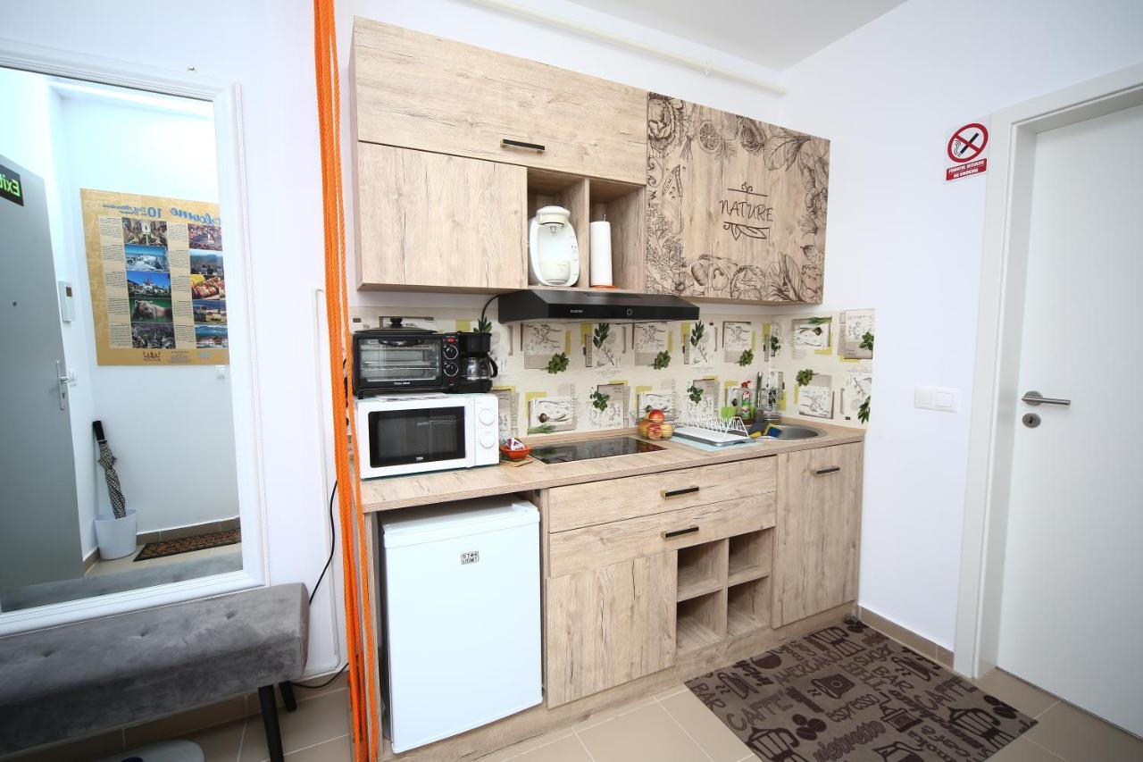 B&M Apartment Braşov Esterno foto