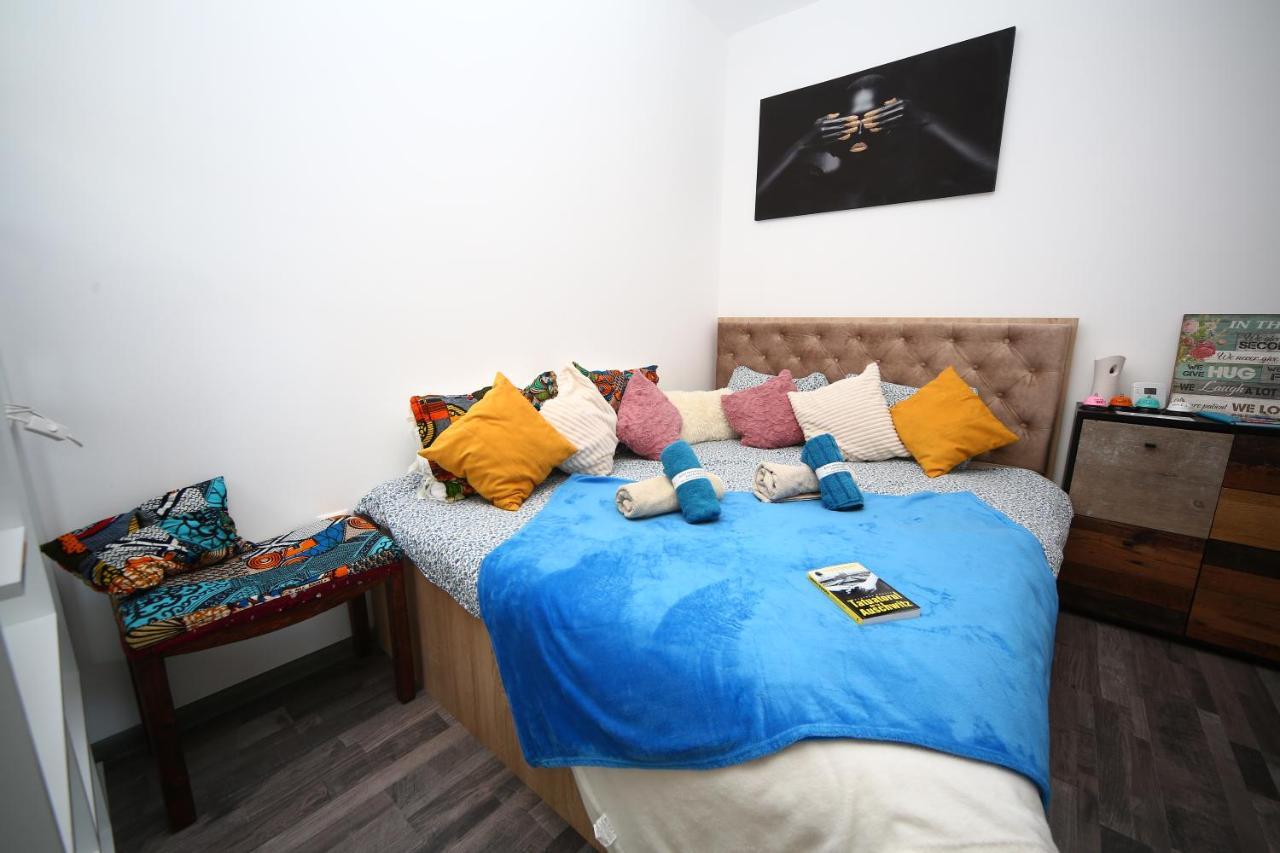 B&M Apartment Braşov Esterno foto