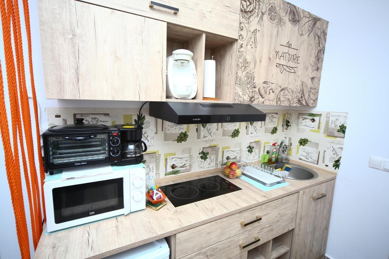 B&M Apartment Braşov Esterno foto