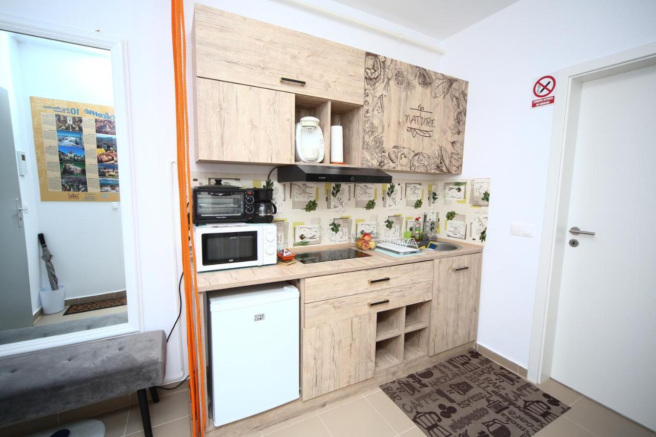 B&M Apartment Braşov Esterno foto